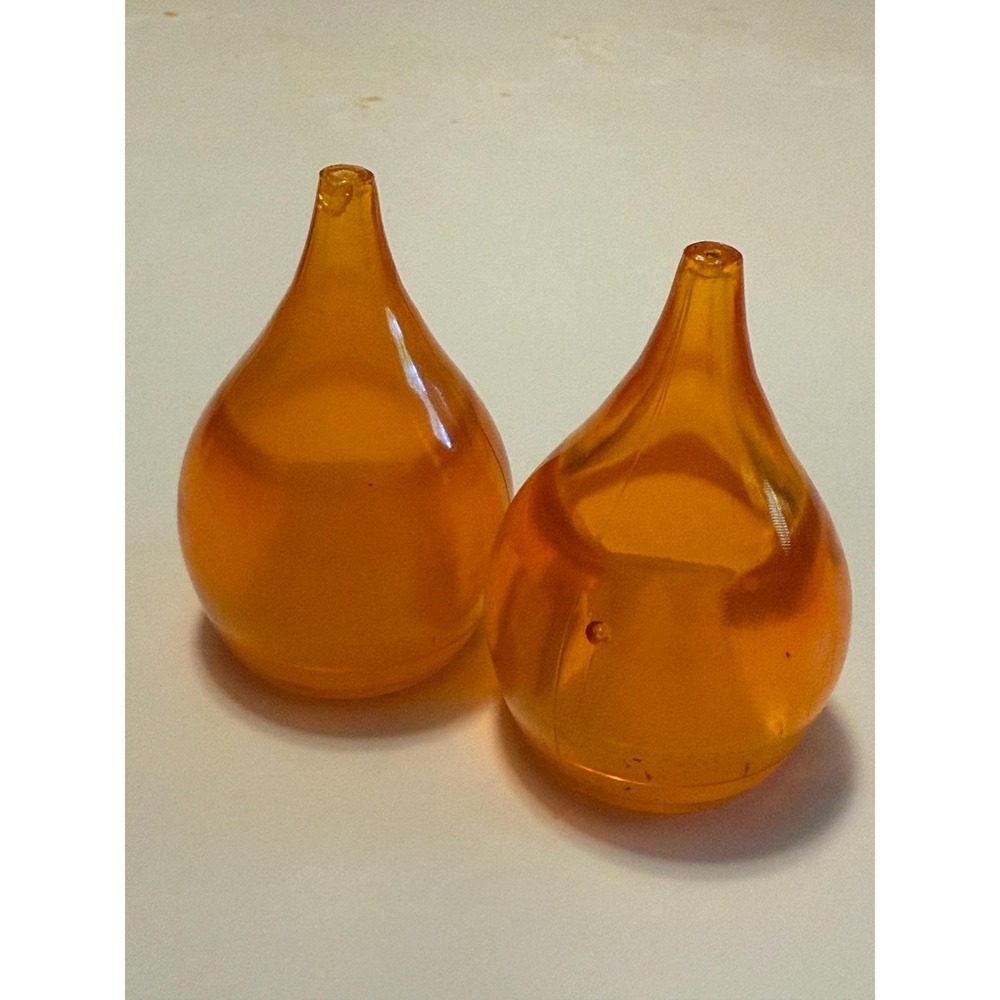 MCM Guzzini Salt and Pepper‎ Shaker Set. Orange Lucite Teardrop.